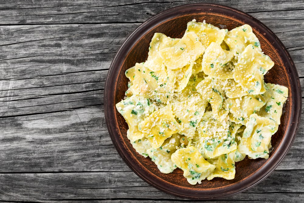 Ravioli de Ricota, porcini e trufas na manteiga queimada